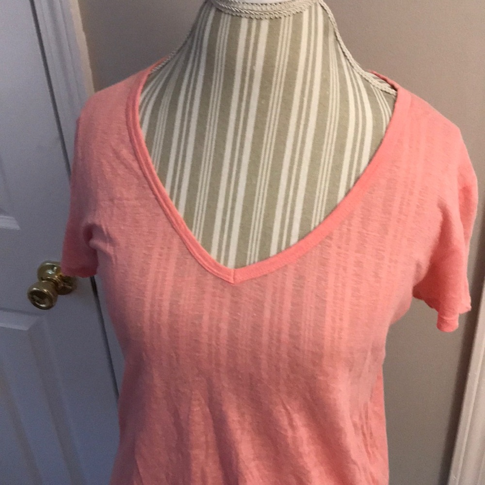 Gap V Neck tee linen